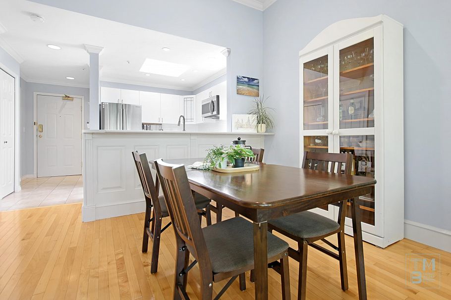 411 128 W 8th Street North Vancouver, BC - 6