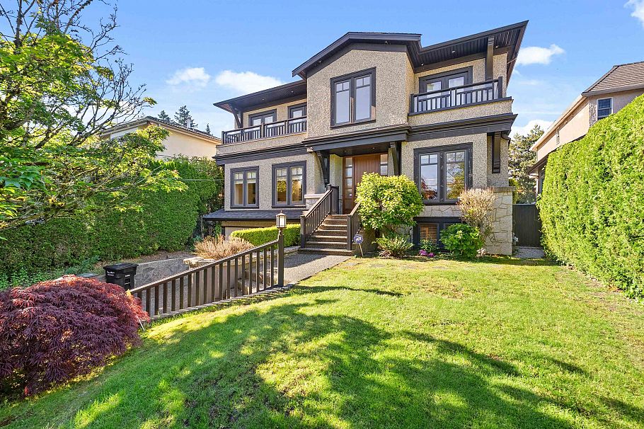 2385 W 49th Avenue Vancouver, BC - 1
