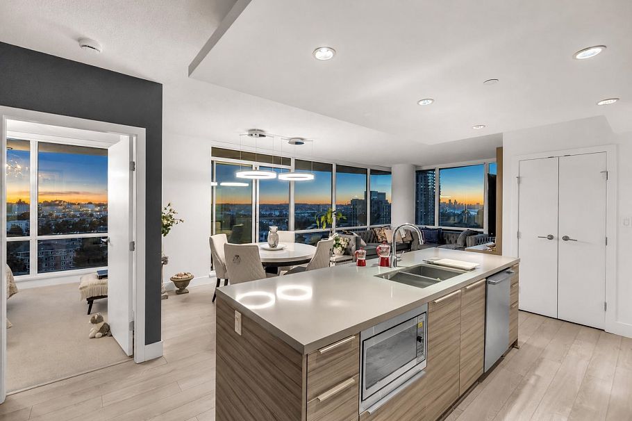 1607 1550 Fern Street North Vancouver, BC - 4