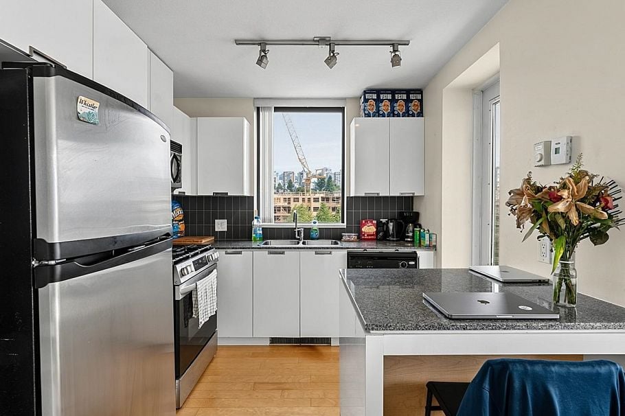1107 151 W 2nd Street North Vancouver, BC - 13