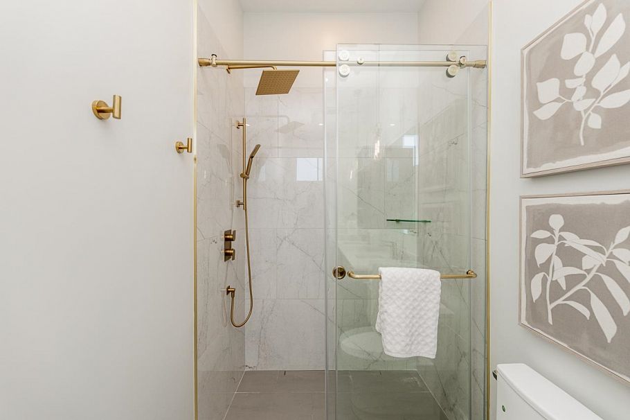 1 678 E 22nd Avenue Vancouver, BC - 18