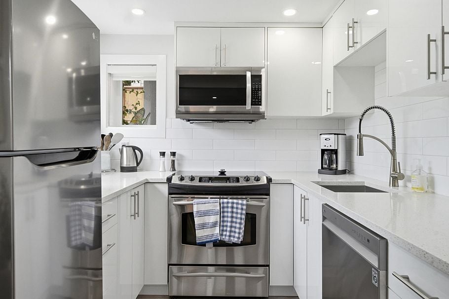 1120 Wellington Drive North Vancouver, BC - 22