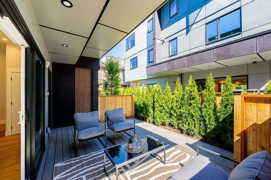 1 678 E 22nd Avenue Vancouver, BC - 3