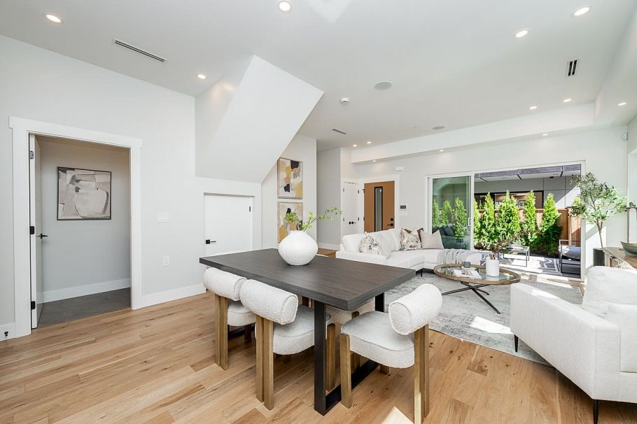 1 678 E 22nd Avenue Vancouver, BC - 24