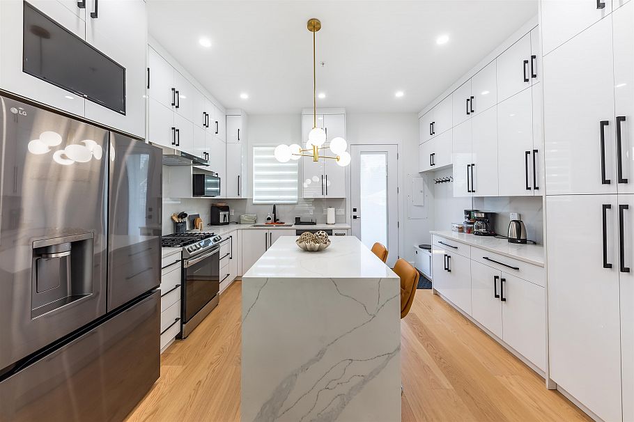 2975 E 42nd Avenue Vancouver, BC - 10