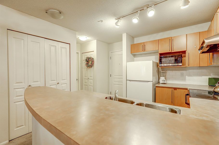 208 1150 E 29th Street North Vancouver, BC - 11