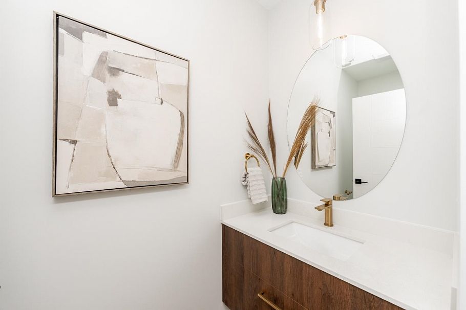 1 678 E 22nd Avenue Vancouver, BC - 22