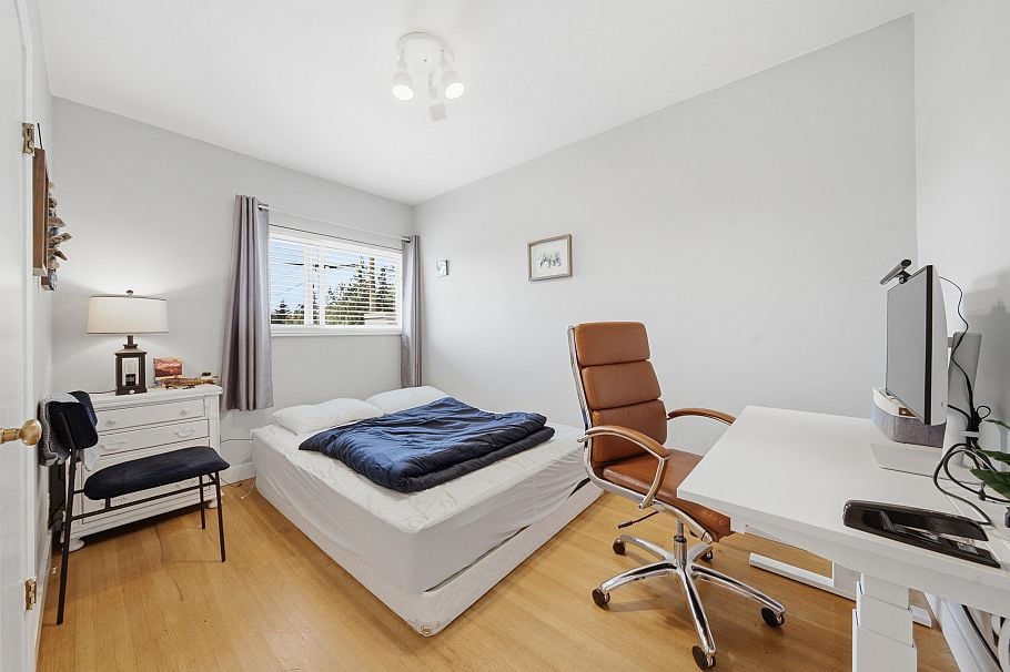 1120 Wellington Drive North Vancouver, BC - 16