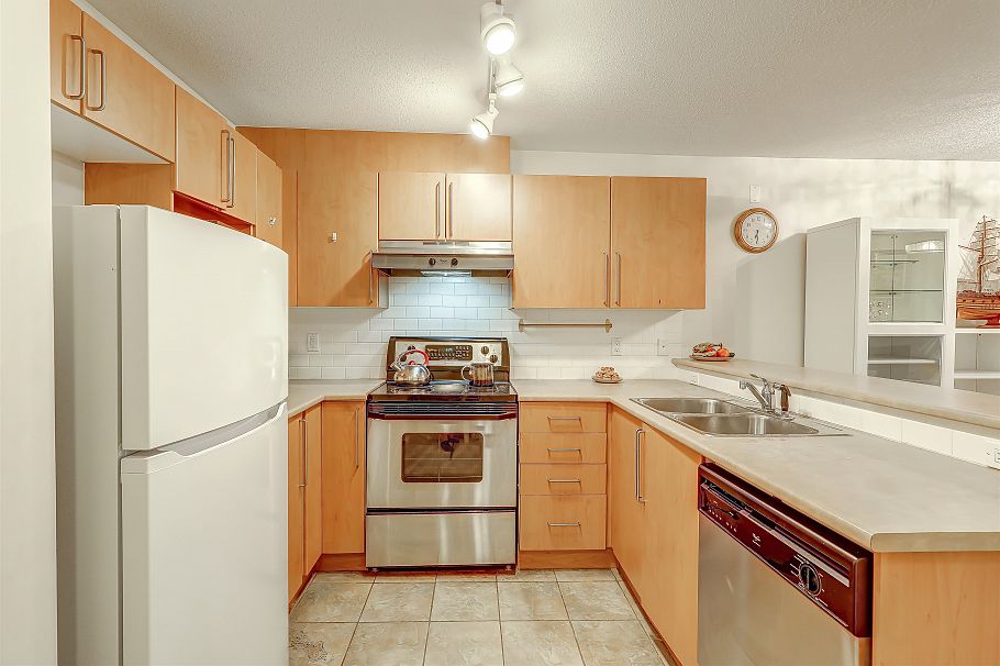 208 1150 E 29th Street North Vancouver, BC - 13