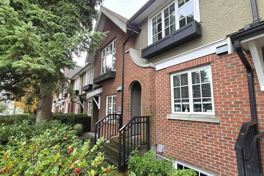 5467 Dunbar Street Vancouver, BC - 1