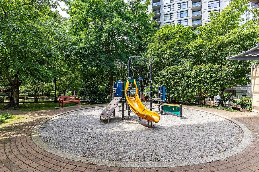 1202 3660 Vanness Avenue Vancouver, BC - 33