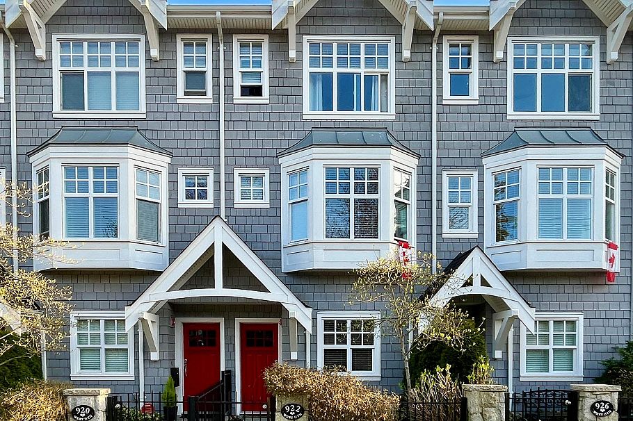 922 W 15th Avenue Vancouver, BC - 1