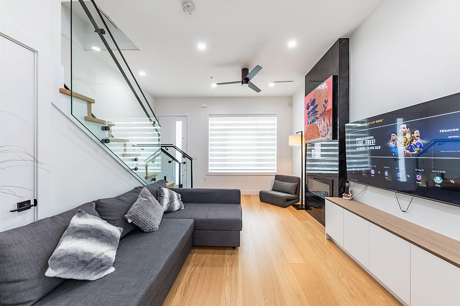 2975 E 42nd Avenue Vancouver, BC - 11