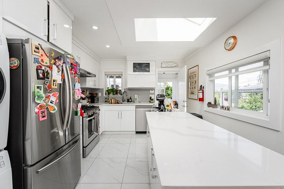 2843 E 5th Avenue Vancouver, BC - 8