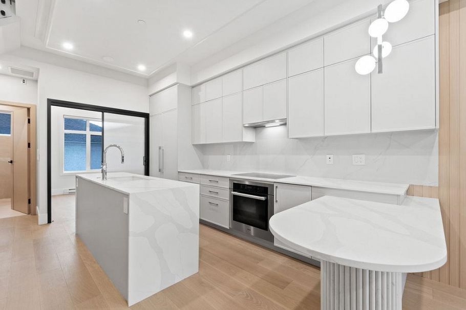 1510 W 61st Avenue Vancouver, BC - 8