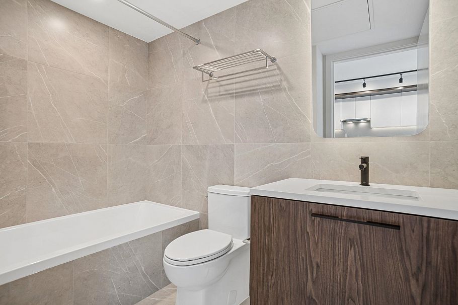 216 2729 Kingsway Vancouver, BC - 3