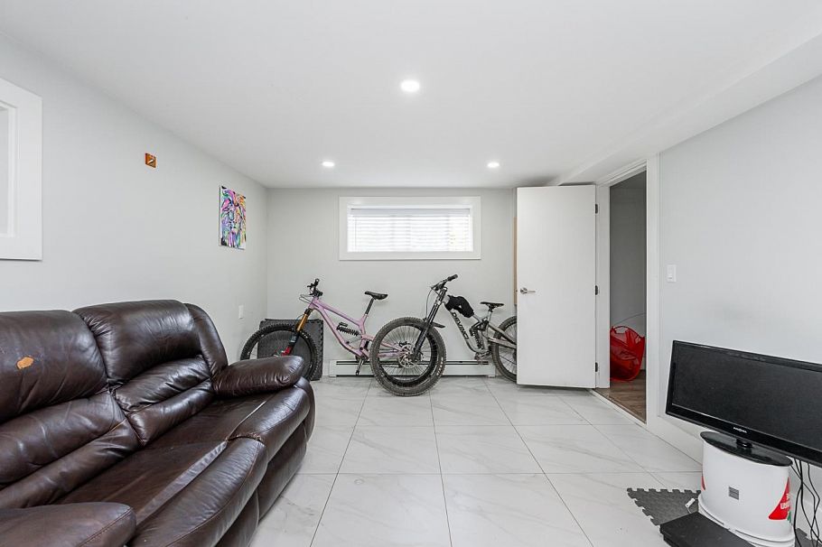 2843 E 5th Avenue Vancouver, BC - 20