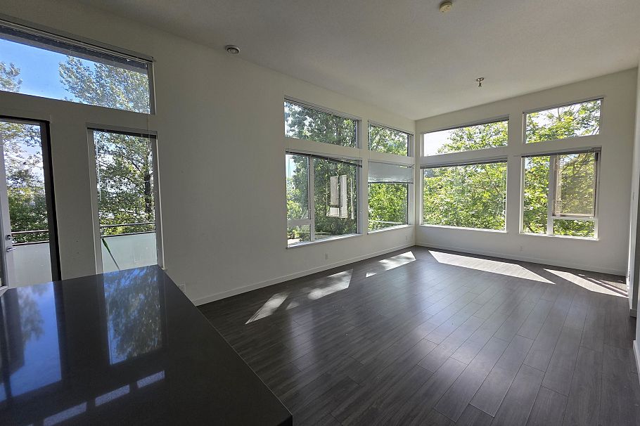 310 3138 Riverwalk Avenue Vancouver, BC - 2