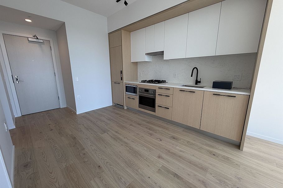 462 5189 Earles Street Vancouver, BC - 2