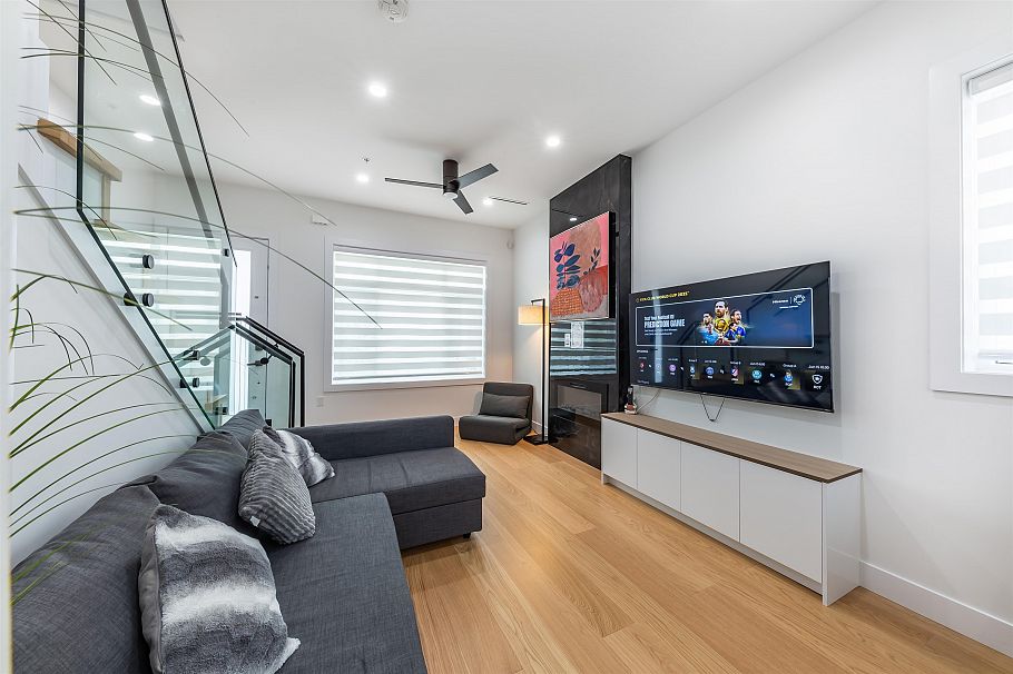 2975 E 42nd Avenue Vancouver, BC - 12