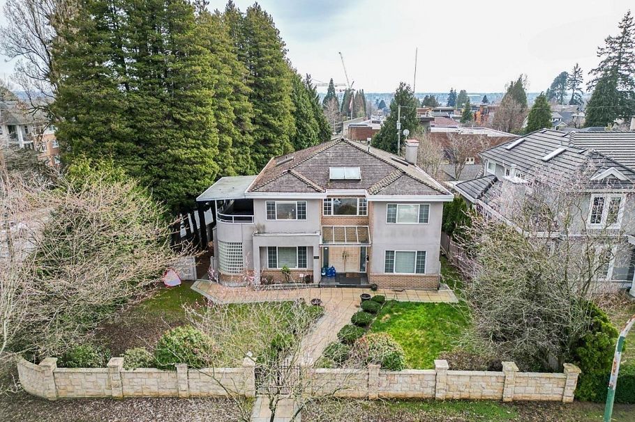 1018 W 58th Avenue Vancouver, BC - 1