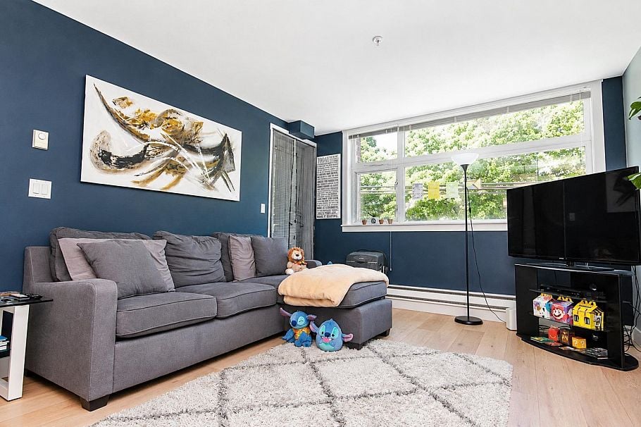 205 5488 Cecil Street Vancouver, BC - 3