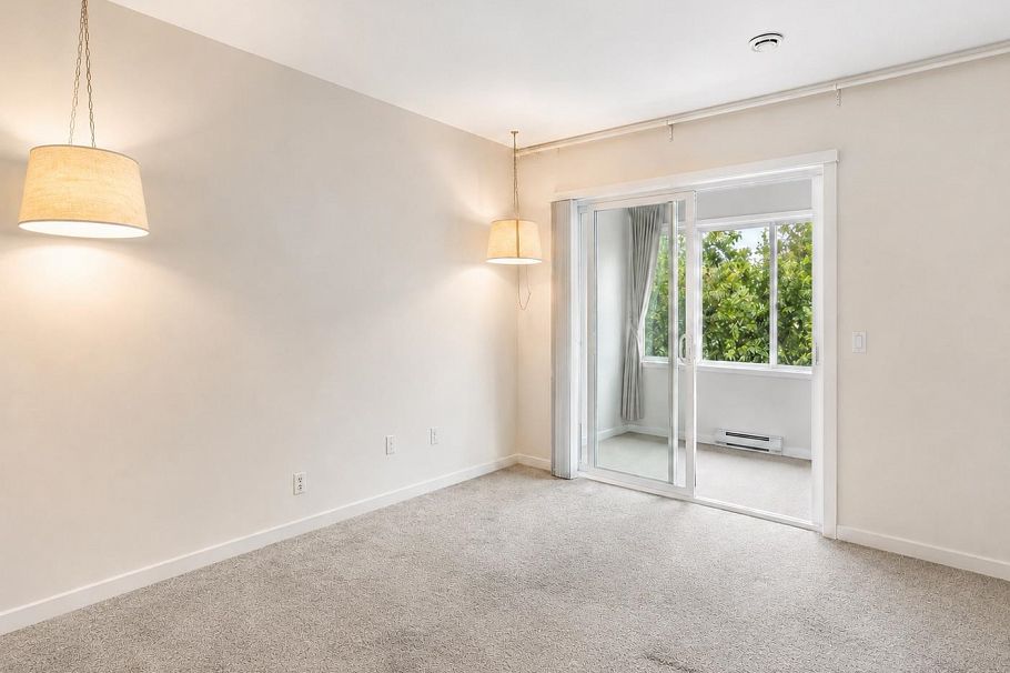 208 333 E 1st Street North Vancouver, BC - 8