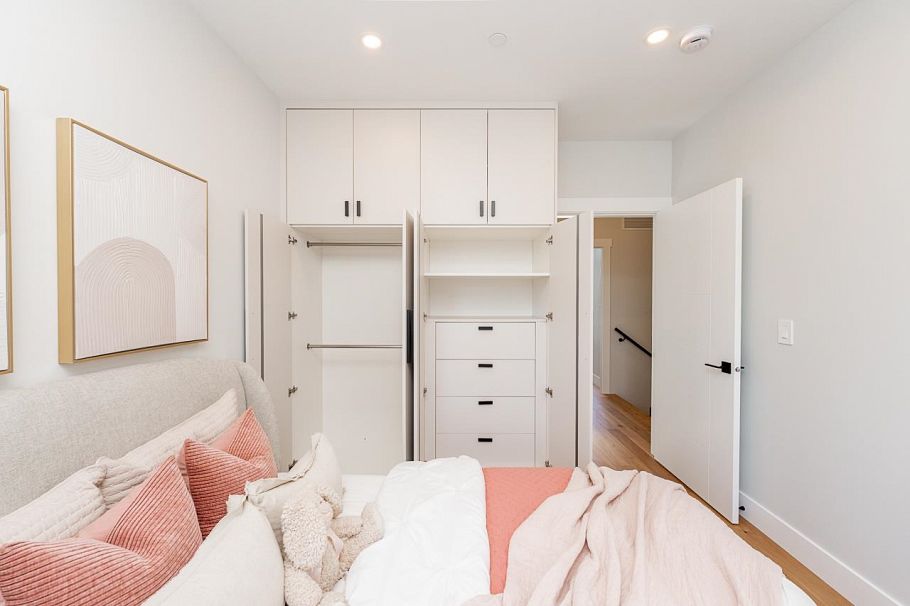 1 678 E 22nd Avenue Vancouver, BC - 25