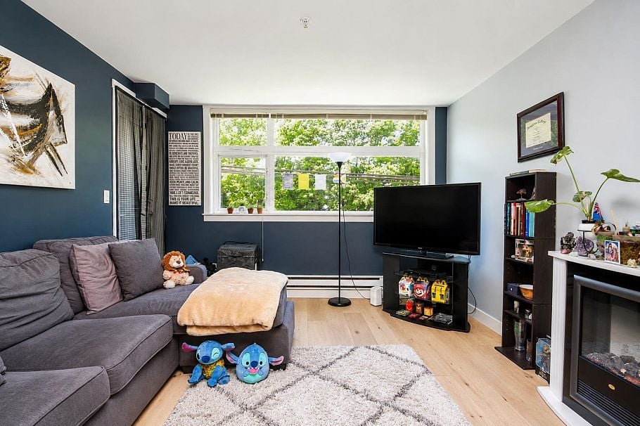 205 5488 Cecil Street Vancouver, BC - 2
