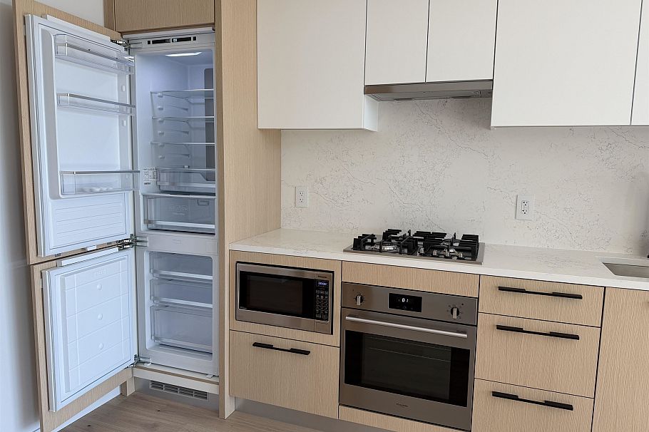 462 5189 Earles Street Vancouver, BC - 3