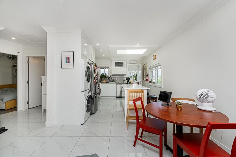 2843 E 5th Avenue Vancouver, BC - 7
