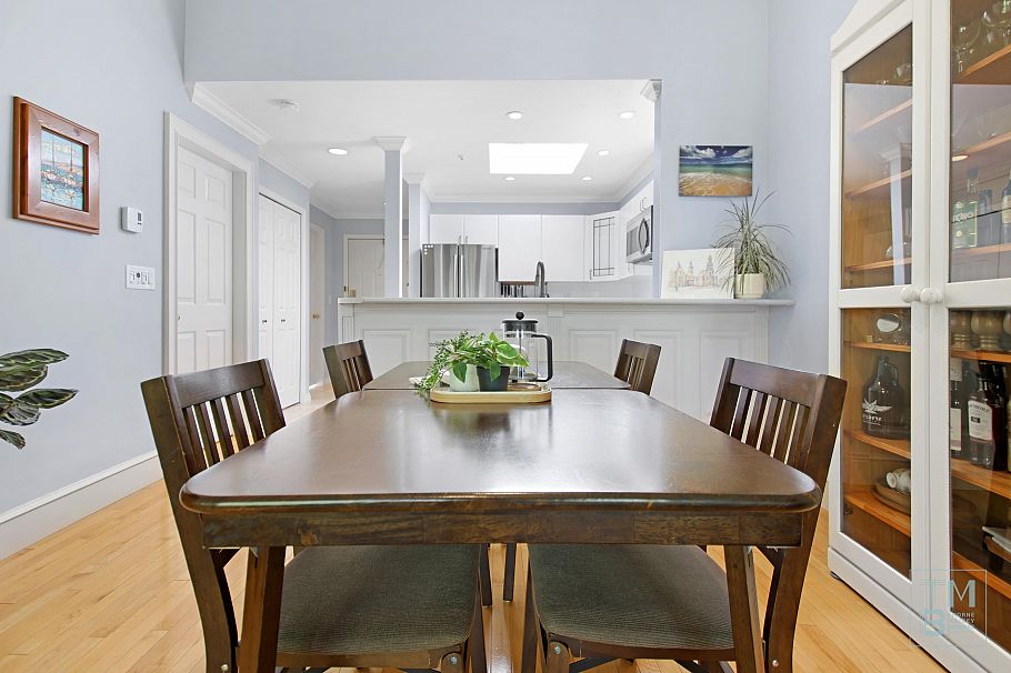 411 128 W 8th Street North Vancouver, BC - 13