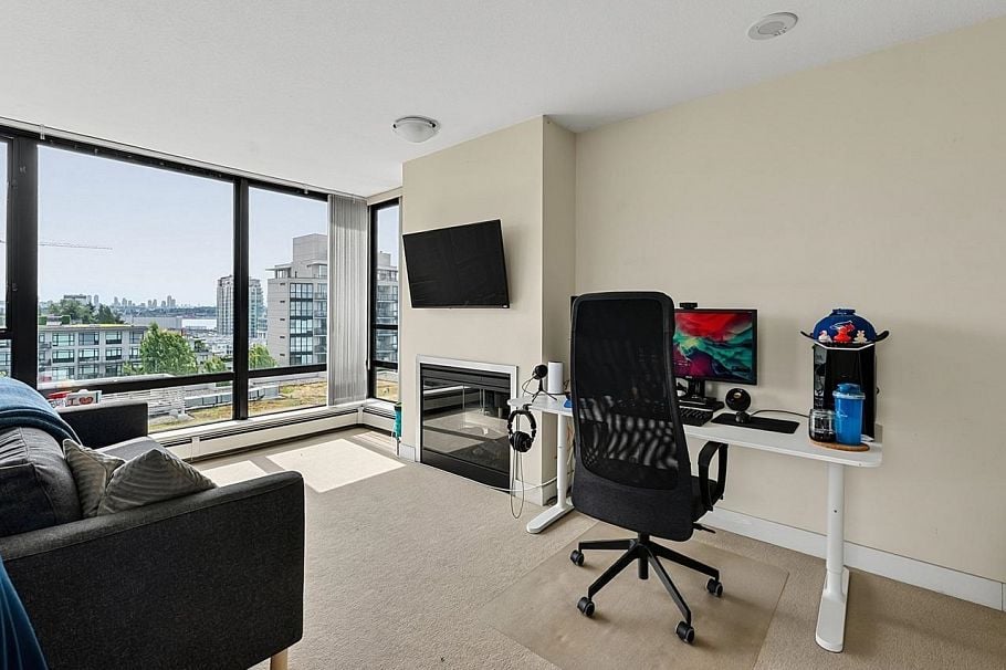 1107 151 W 2nd Street North Vancouver, BC - 10