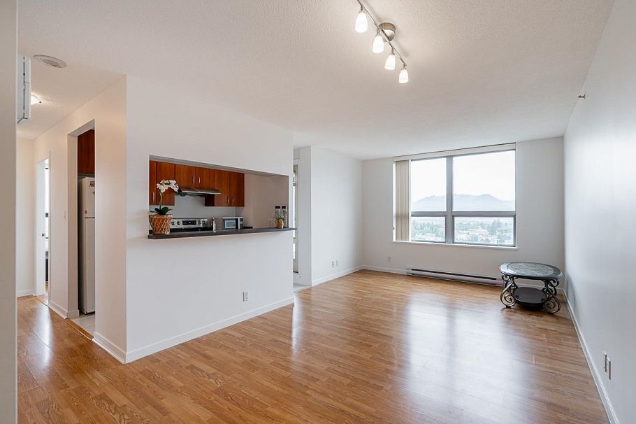 2409 3663 Crowley Drive Vancouver, BC - 1