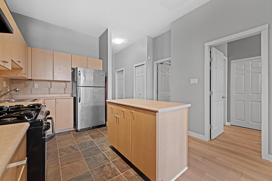 102 2102 W 38th Avenue Vancouver, BC - 8