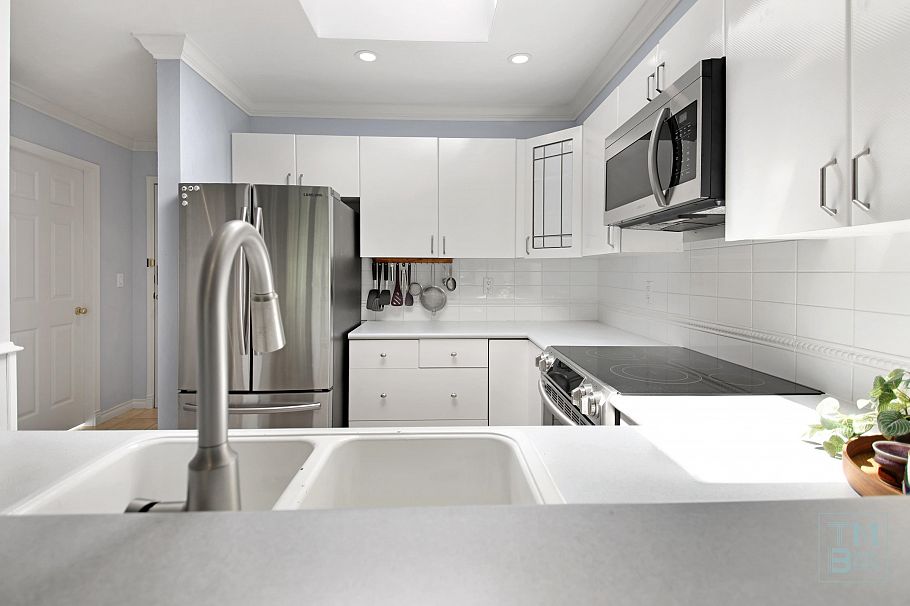 411 128 W 8th Street North Vancouver, BC - 9
