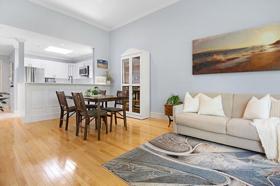 411 128 W 8th Street North Vancouver, BC - 19
