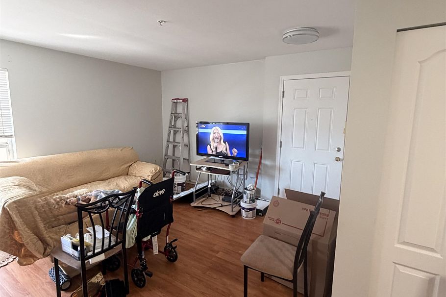 302 688 E 56th Avenue Vancouver, BC - 3