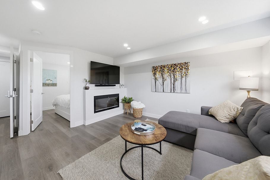 1120 Wellington Drive North Vancouver, BC - 18