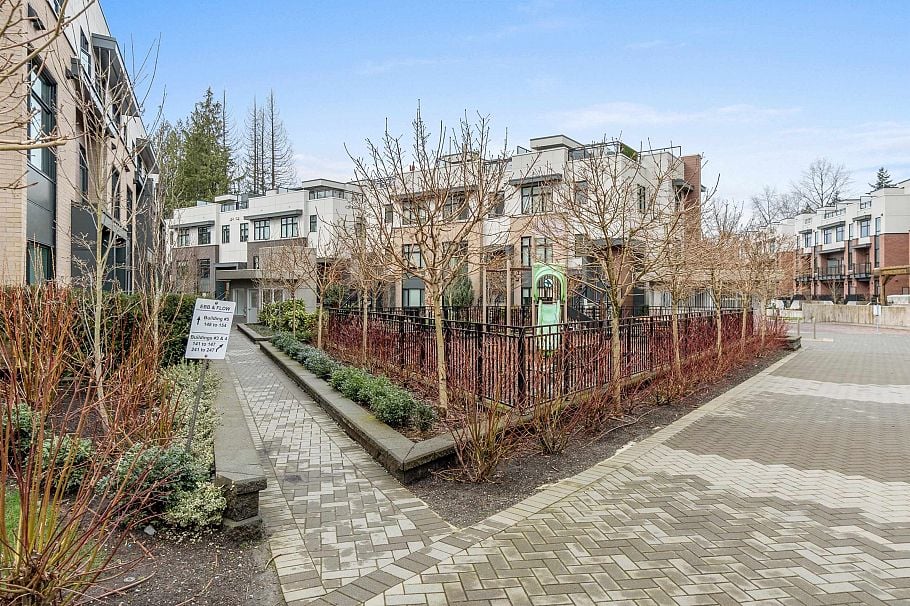176 2035 Glenaire Drive North Vancouver, BC - 35