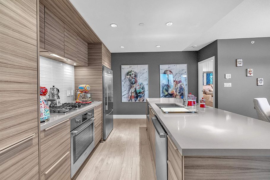 1607 1550 Fern Street North Vancouver, BC - 11