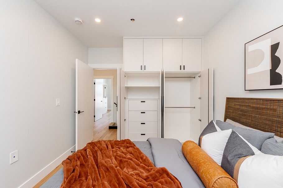 1 678 E 22nd Avenue Vancouver, BC - 27
