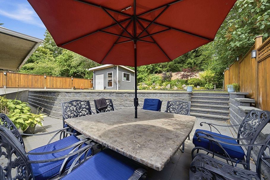 1120 Wellington Drive North Vancouver, BC - 30