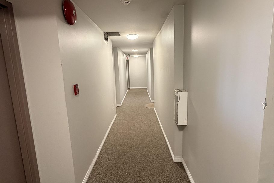 302 688 E 56th Avenue Vancouver, BC - 23