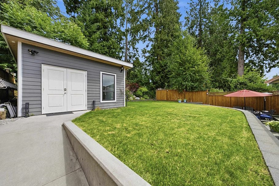 1120 Wellington Drive North Vancouver, BC - 33