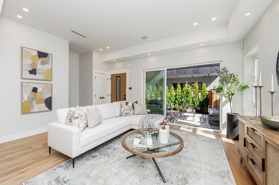 1 678 E 22nd Avenue Vancouver, BC - 6