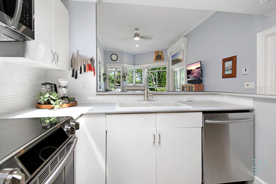 411 128 W 8th Street North Vancouver, BC - 10