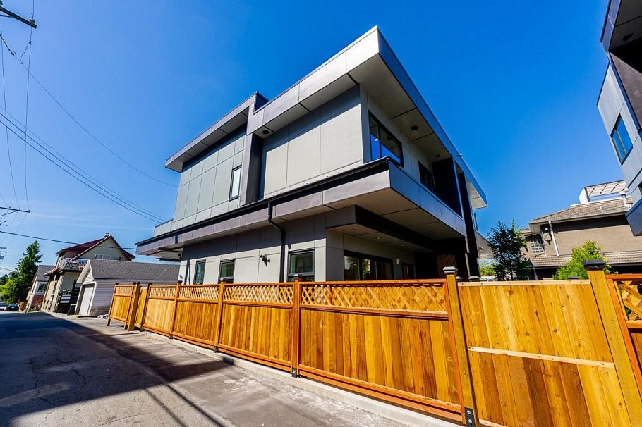 1 678 E 22nd Avenue Vancouver, BC - 10