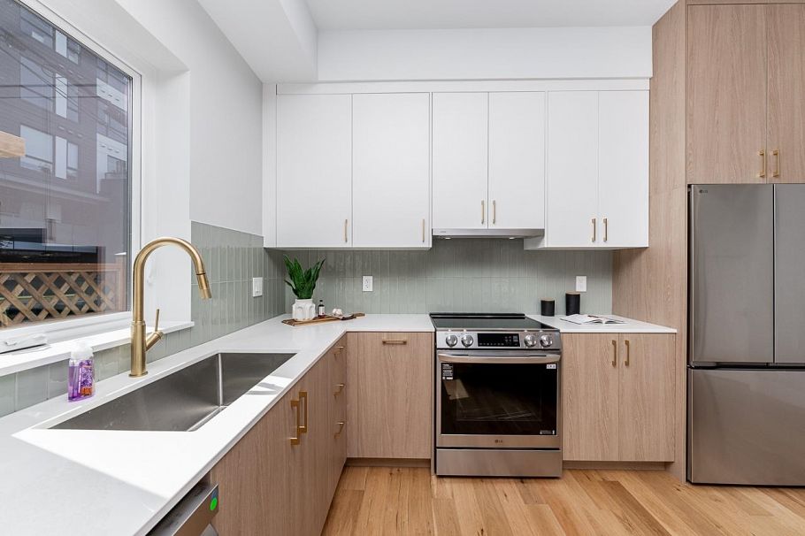 1 678 E 22nd Avenue Vancouver, BC - 23