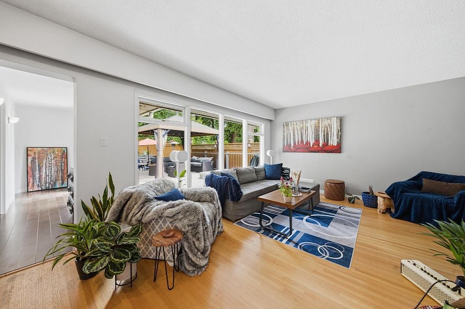 1120 Wellington Drive North Vancouver, BC - 3
